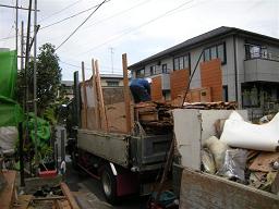 川崎市川崎区 / プレハブ小屋の解体、コンクリートはつり工事、カーポート屋根撤去